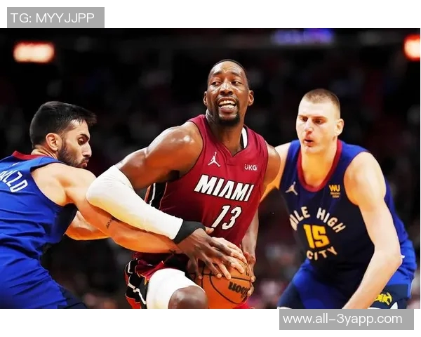 阿德巴约提前离场因脚部不适明日将进行详细检查以确定伤情