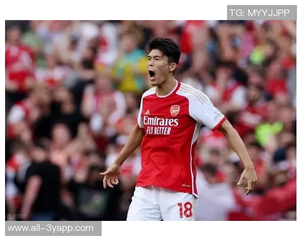 富安健洋自由身加盟阿贾克斯签约半年引发球迷热议